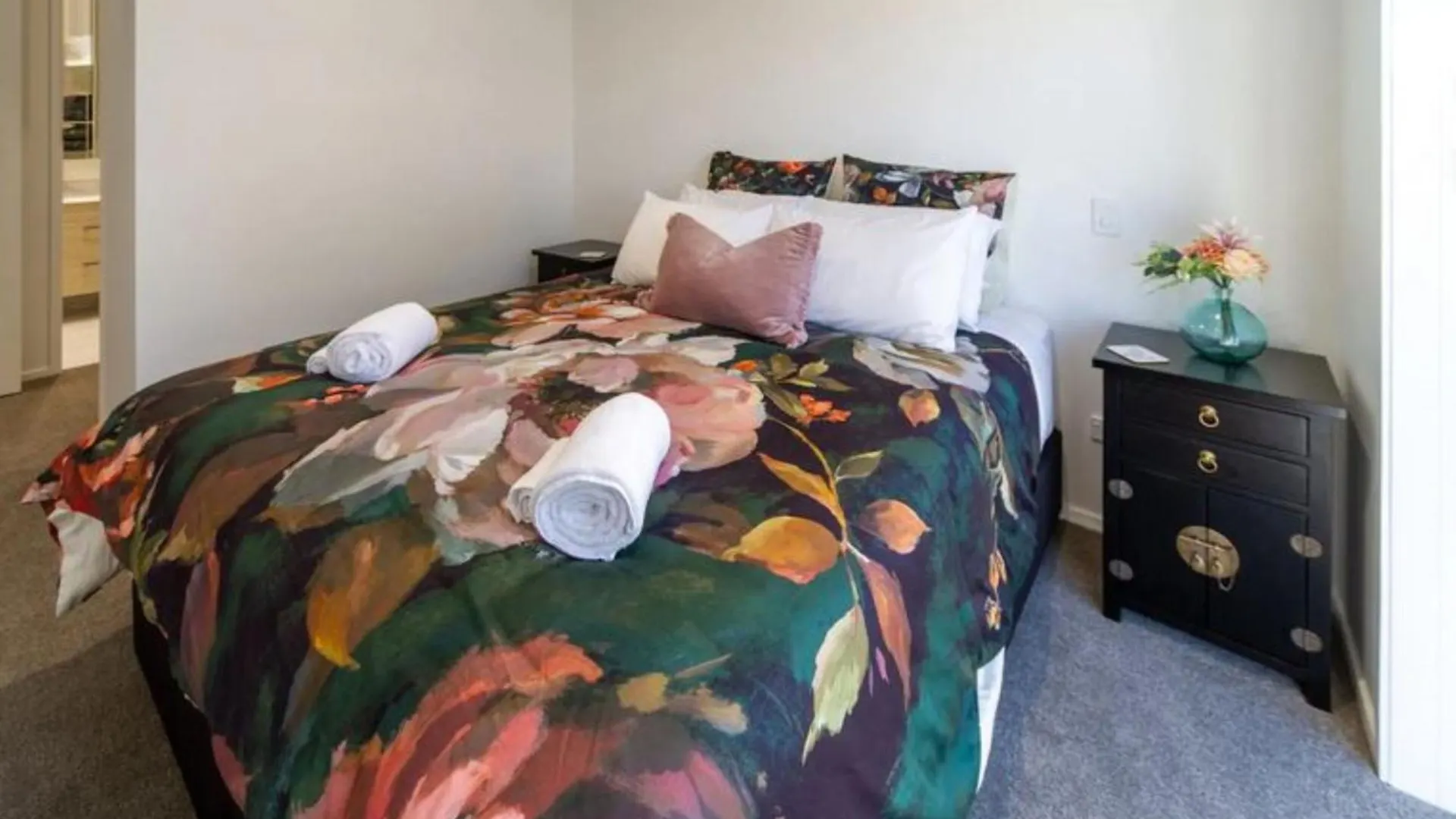 Apartment Your Ultimate Getaway Awaits! 3 Bedroom Christchurch